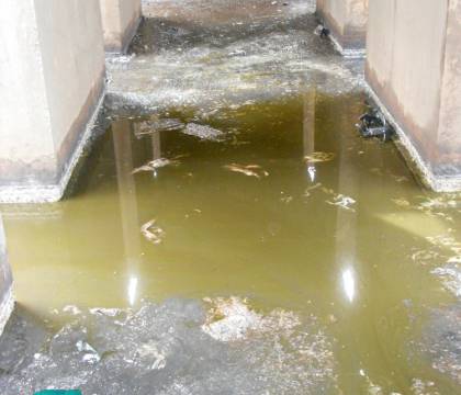 Akna iszap takarítás előtt