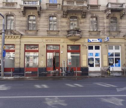 Homlokzat tisztítás előtt